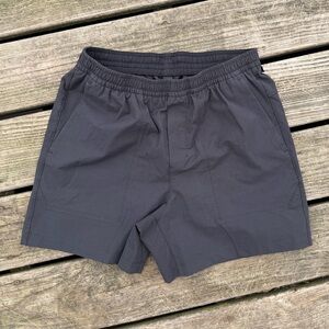 Lululemon Athletica Men's Elastic-Waist Black Shorts